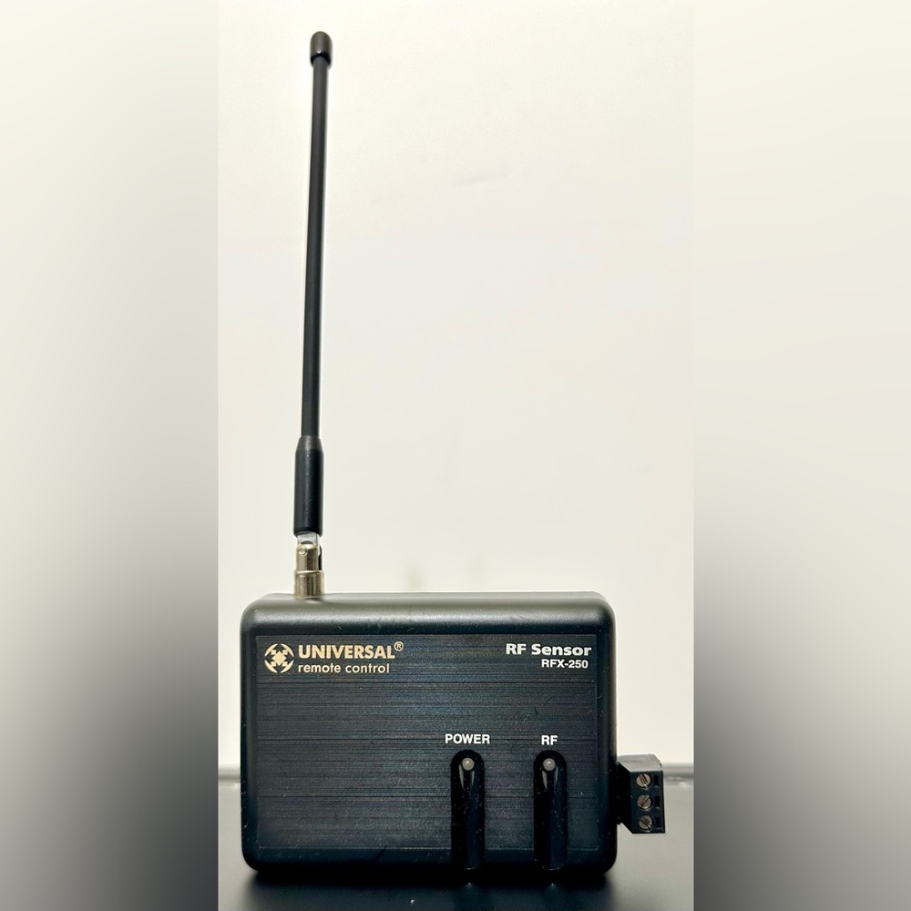 Universal Remote Control MSC-400 Master System Controller w/ RFX-250 RF Sensor - Picture 7 of 17